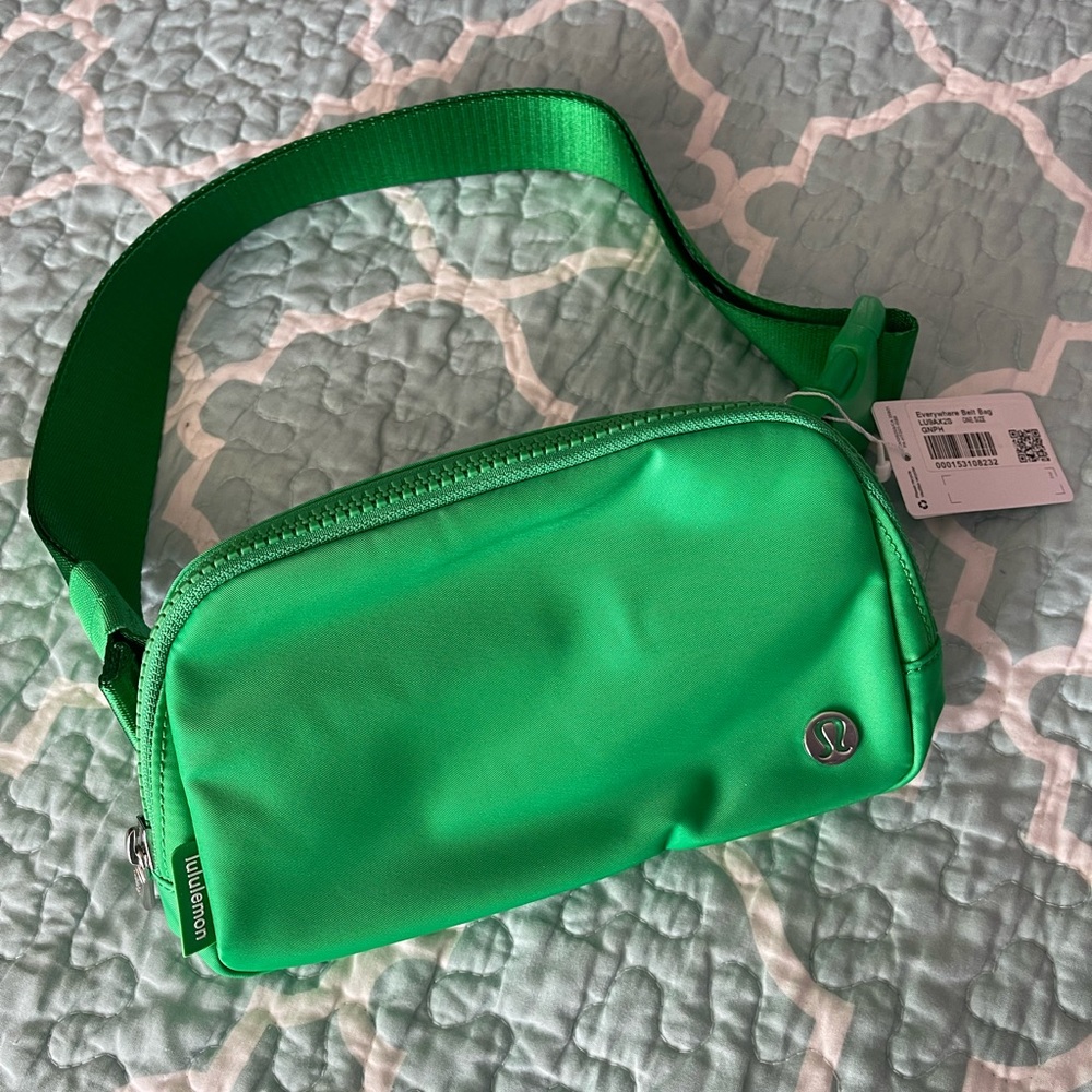 NWT Lululemon Everywhere Belt Bag Green Original Belt SOLD OUT